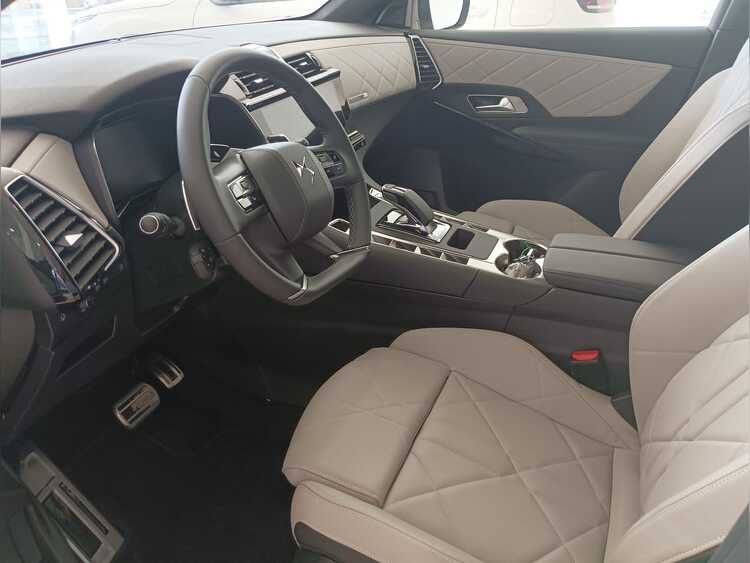 DS Automobiles DS 7 Crossback E-TENSE 225 RIVOLI foto 10